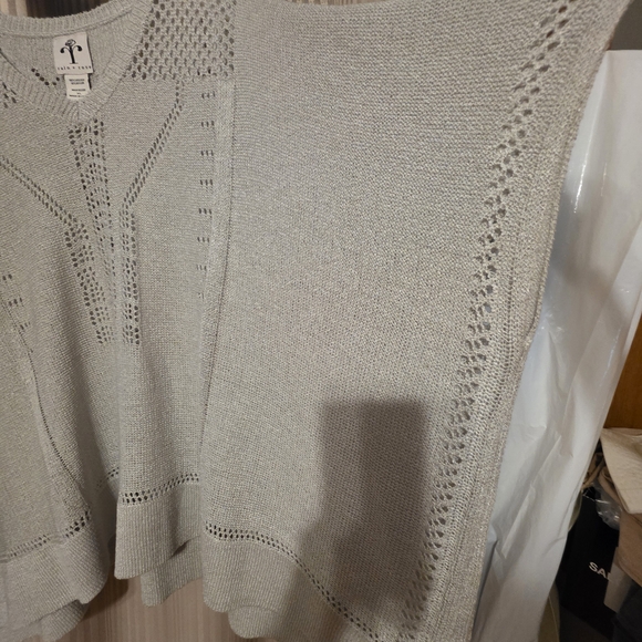 Elegant Knit Women's Sweater in Light Gray - Picture 2 of 5